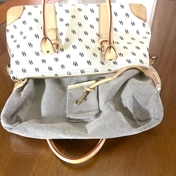Dooney & Bourke Signature Canvas Leather Shoulder Bag Good Condition - Picture 15 of 16